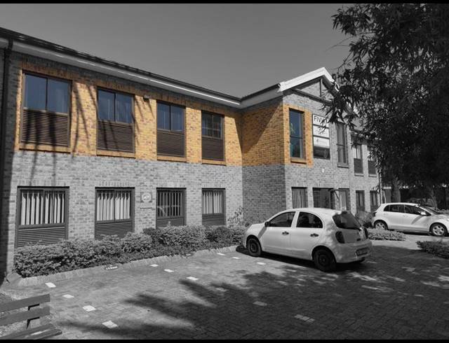 BUSINESS PROPERTY TO RENT IN CLAREMONT